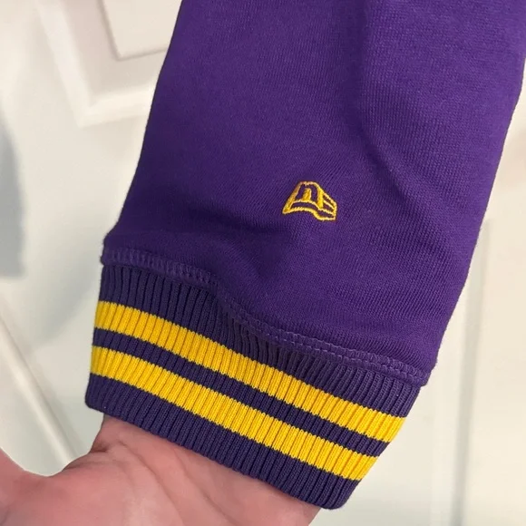 Minnesota Vikings Cropped Hoodie Womens XL Purple NFL Football Sweatshirt - Picture 5 of 7